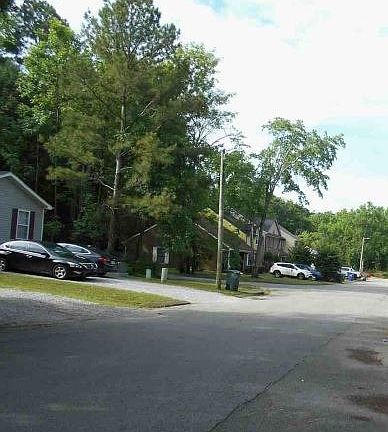 5th image of 1508 Eucalyptus Dr