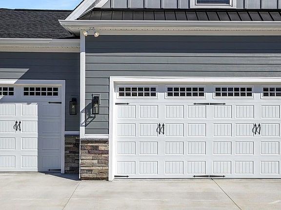 3rd image of 1250 Clearbrook Ln