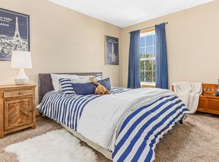 5547 Elm Grove Cir, New Hope, MN 55428