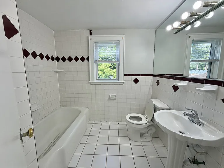 1319 Myrtle Ave — Photo 8