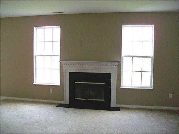 5th image of 780 Penny Ln