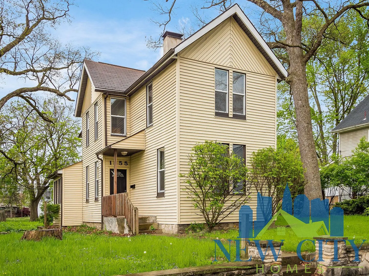 1555 Union Ave photo 1
