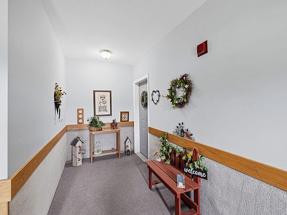 3rd image of 690 Hidden Oak Trl Unit 1-A