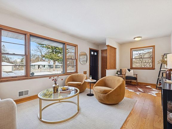 2nd image of 4213 Woodstock Ave