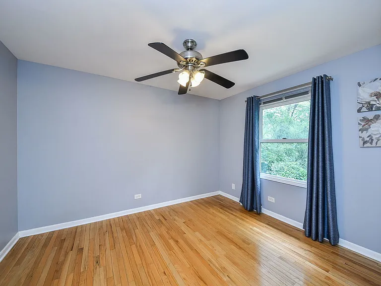 339 Windsor Dr — Photo 14