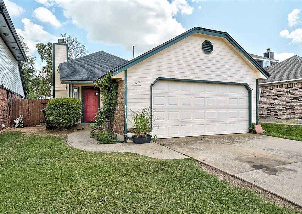 1st image of 610 Stoneridge Dr