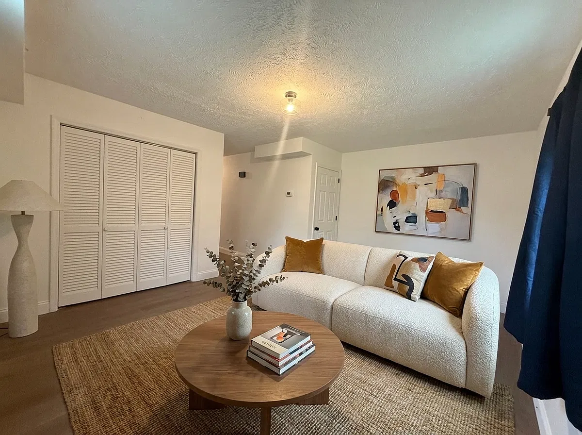 2 bed, 1.5 bath, 1200 sqft, $1,300 — Photo 2
