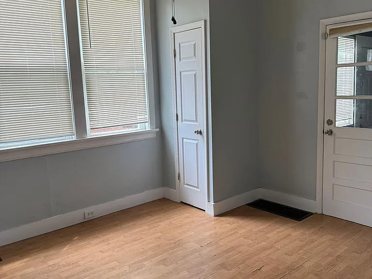 7048 Raymond Ave — Photo 6