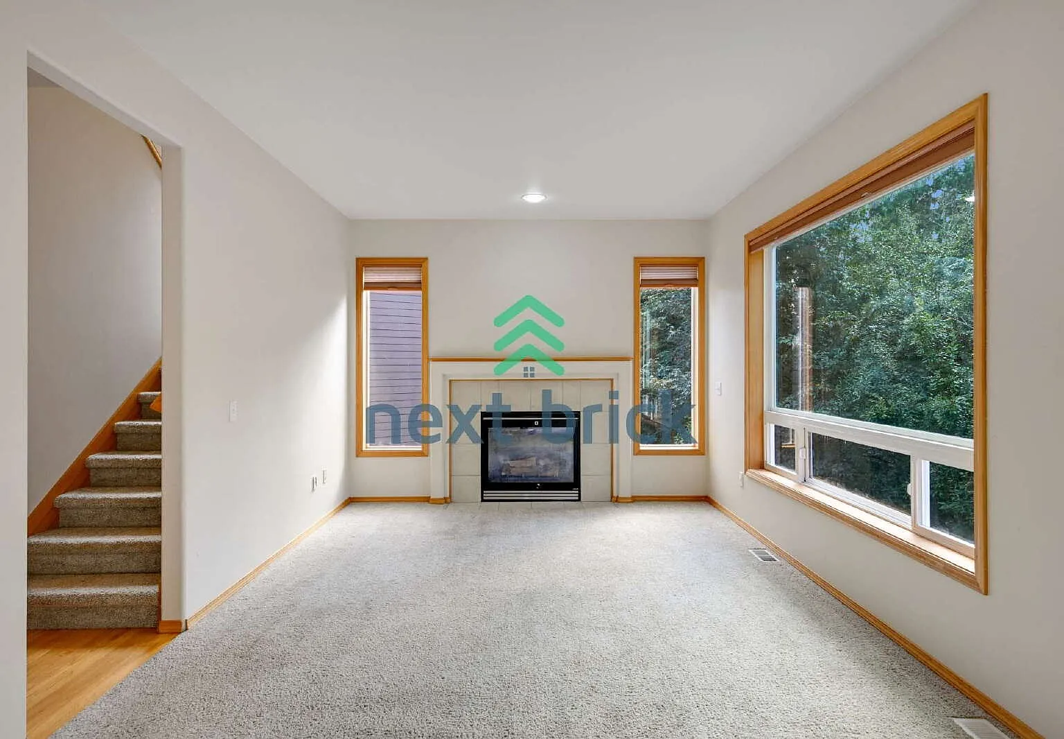 Spacious 4-Bed Retreat in Lynnwood with 3.5 Baths and 2,224 Sq. Ft. of Comfort! — Photo 2