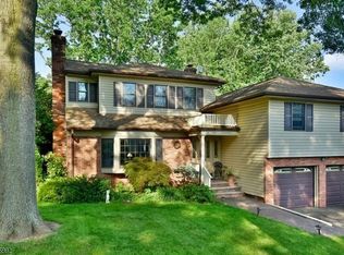 80 Cedar Rd, Watchung, NJ 07069