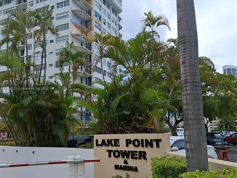 100 Golden Isles Dr #206 — Photo 2