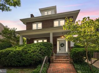 806 Russell Rd, Alexandria, VA 22301