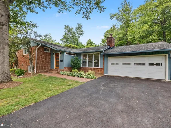 3511 Slade Run Dr, Falls Church, VA 22042