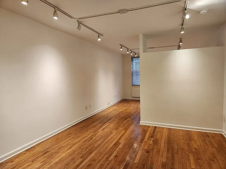 216 E 29th St #3G — Photo 8