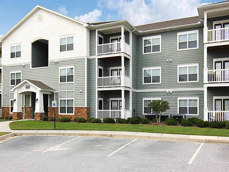 Reed Creek Apartments — Photo 26