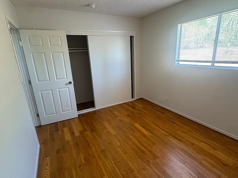 14308 Tiara St — Photo 3