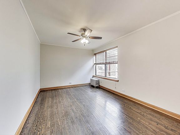 5th image of 1062 W Granville Ave #40