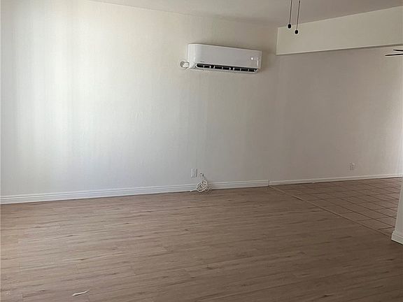 2nd image of 37920 Grandview Ave