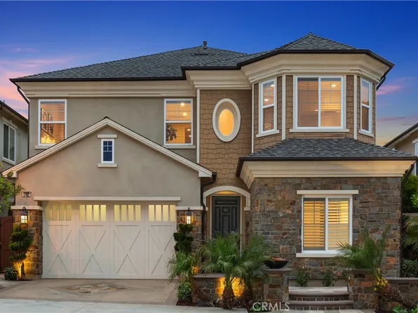 17462 Oakbluffs Ln, Huntington Beach, CA 92649