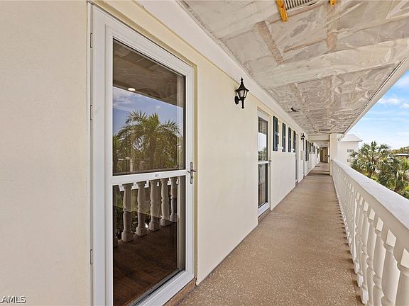 5th image of 13511 Stratford Place Cir APT 301