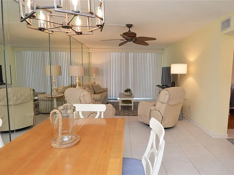 18650 Gulf Blvd #305 — Photo 14