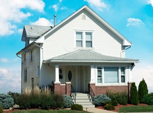 58 1/2 E Green St, Champaign, IL 61820