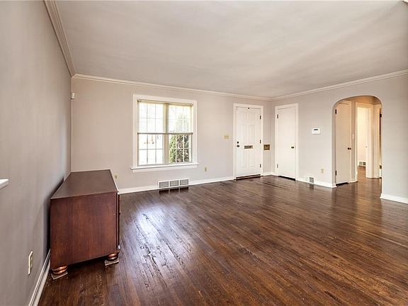 5th image of 532 Connecticut Dr