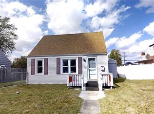 42 Cloverdale Rd, Cheektowaga, NY 14225