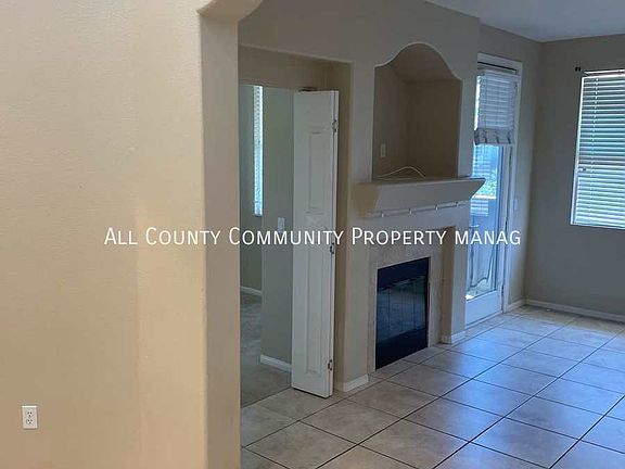 2nd image of 41549 Wild Ivy Ave Unit 2