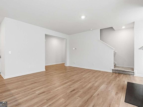 5th image of 5260 Barberry Ave