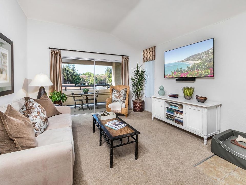 San Paulo Apartment Homes - Irvine, CA