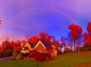 2730 Imperial Crest Dr, Hellertown, PA 18055