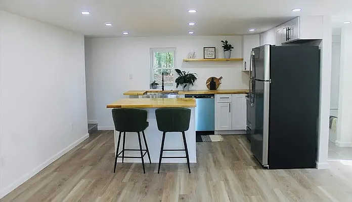 275 Milling Rd — Photo 4