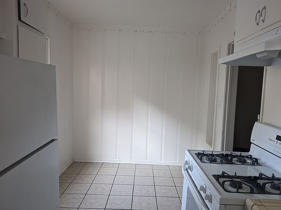 2nd image of 1123 E Palmer Ave APT B