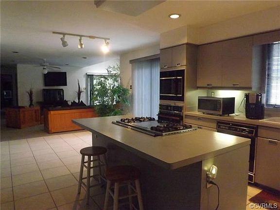 5th image of 1805 Dover Pointe Ct
