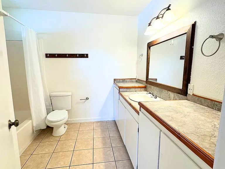 2057 Kinoole St #4 — Photo 8