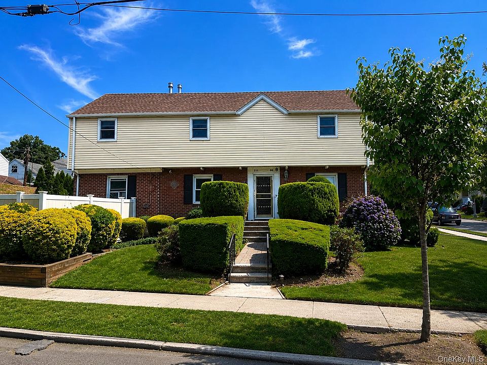 1st image of 21104 Richland Avenue