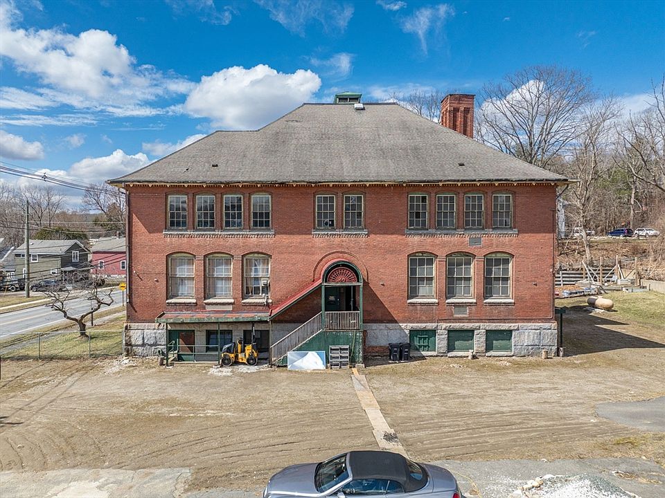 1st image of 40 Pecks Rd