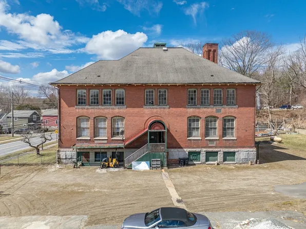 40 Pecks Rd, Pittsfield, MA 01201