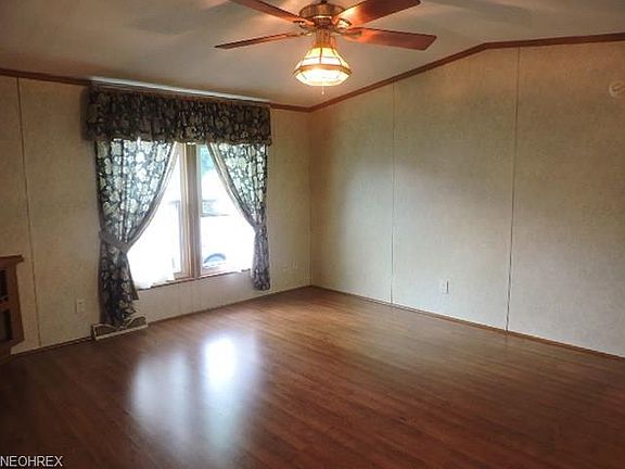 5th image of 109 Maple Hill Ln