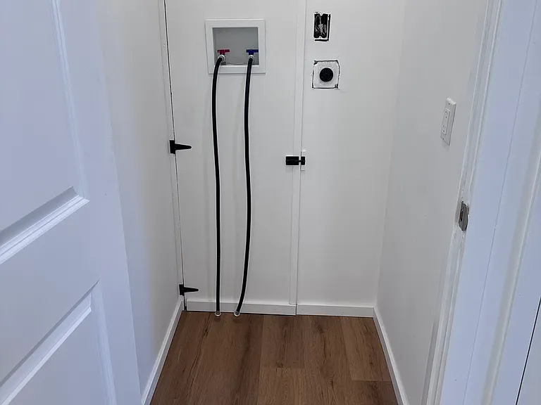 Washer/ Dryer Closet