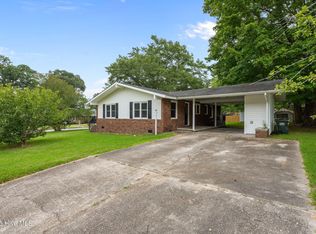 2703 Edgewood St, New Bern, NC 28562