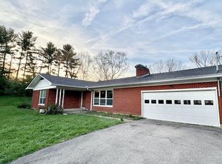 2440 Ross Ln, Springfield, OH 45502