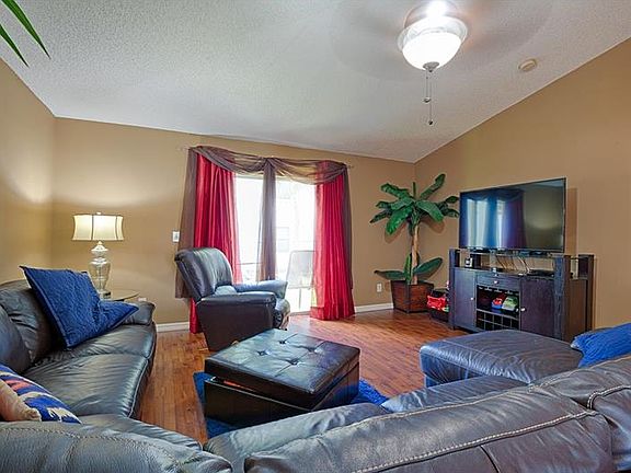 5th image of 10594 Alvarado Ct