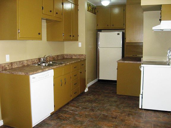 5th image of 5707 57th Ave
