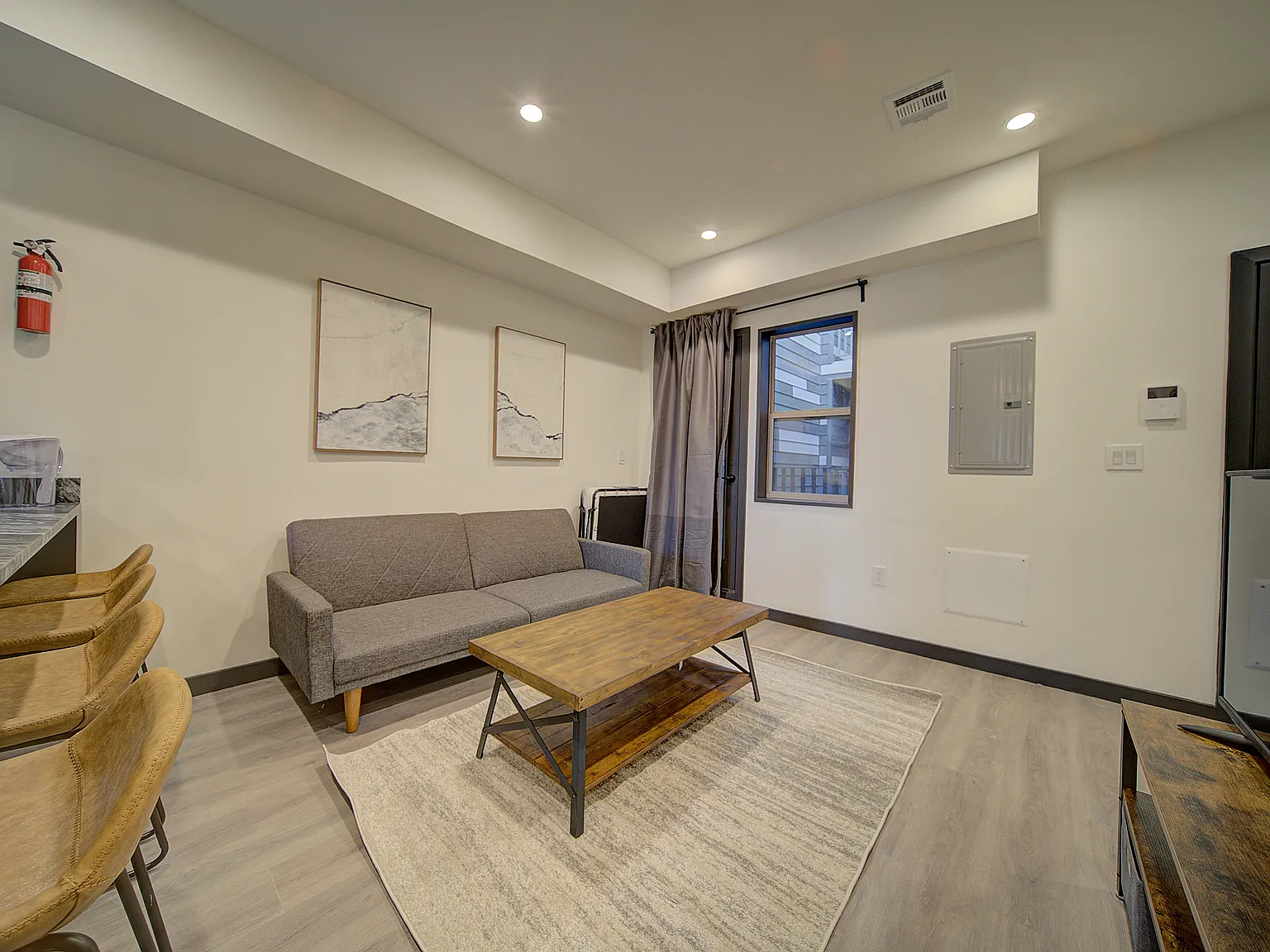 3 bed, 3.0 bath, 1250 sqft, $2,940 — Photo 4