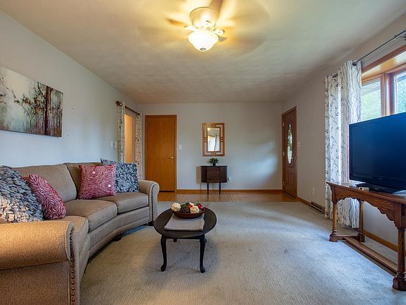 4th image of 1520 Altura Dr