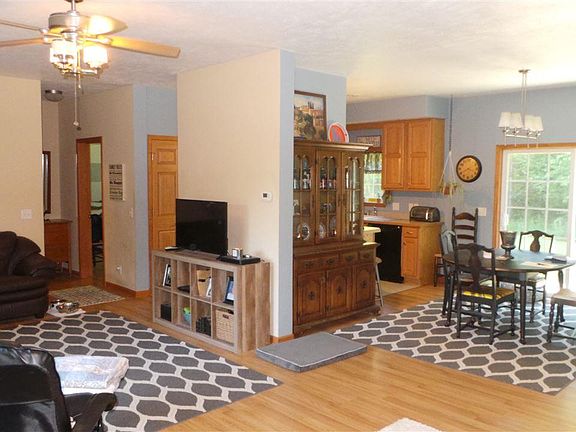 4th image of 5206 Cooper Ct