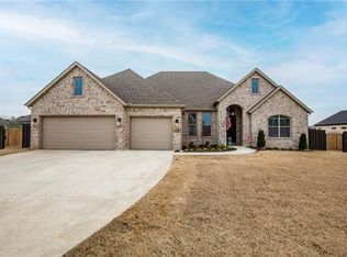 1410 Montieri Dr, Centerton, AR 72719
