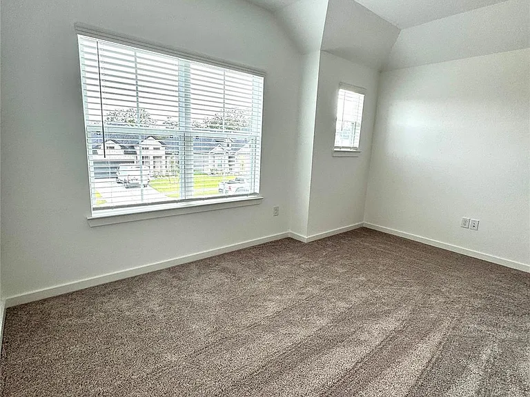 18106-18106 Zemira Ln — Photo 13